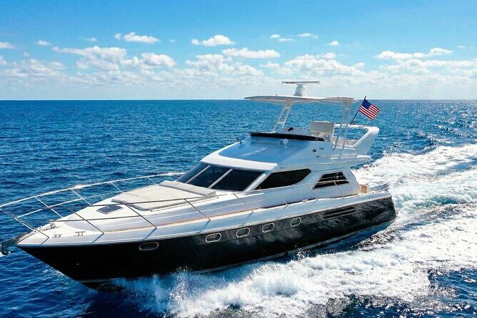 Miami Yacht Rental 60 ft + 2Jet Ski | Catamaran Boat Rentals - Key Points