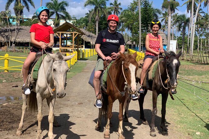 Miches Beach Horseback Riding - Key Points