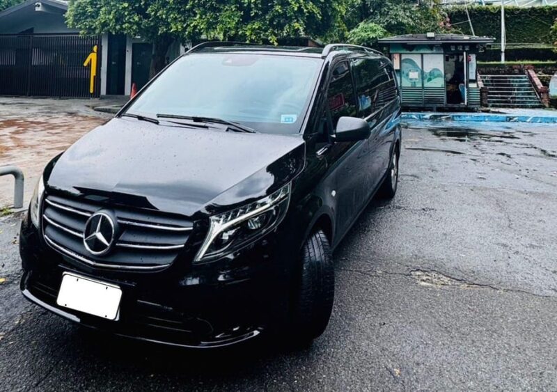 Midnight Airport Transfer: From Taipei to TPE Airport - Driver and Communication
