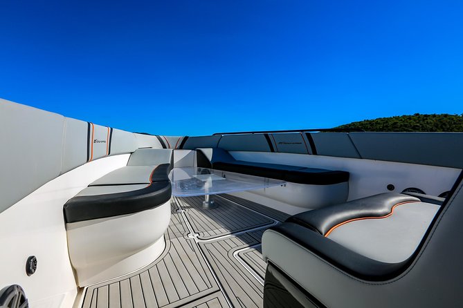 Midnight Sun Charters - 37ft OBSIDIAN - Accessibility and Restrictions
