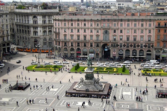 Milan Airport Transfer: Linate Airport LIN to Milan City in Luxury Van - Professional Driver Service