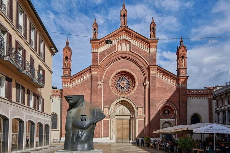 Milan: Brera District Walking Tour with Aperitivo - Key Points