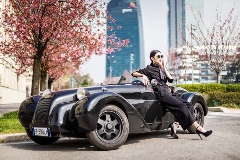 Milan: City Highlights driving a Vintage Car - Key Points