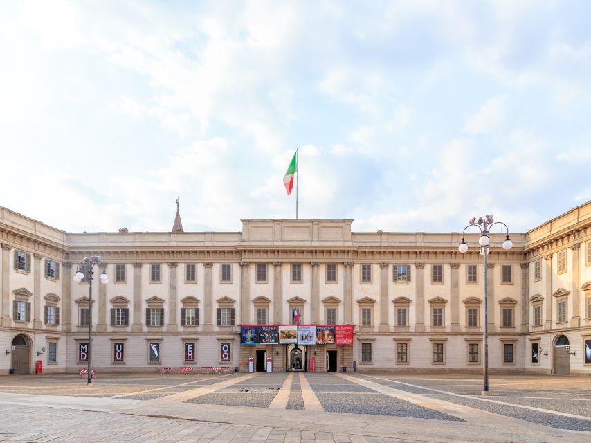 Milan: City Highlights Guided Bike Tour - Key Points