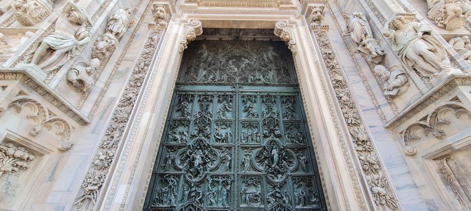 Milan: Duomo & Rooftop Tour With Optional Hop-On Hop-Off Bus - Pricing and Reservation