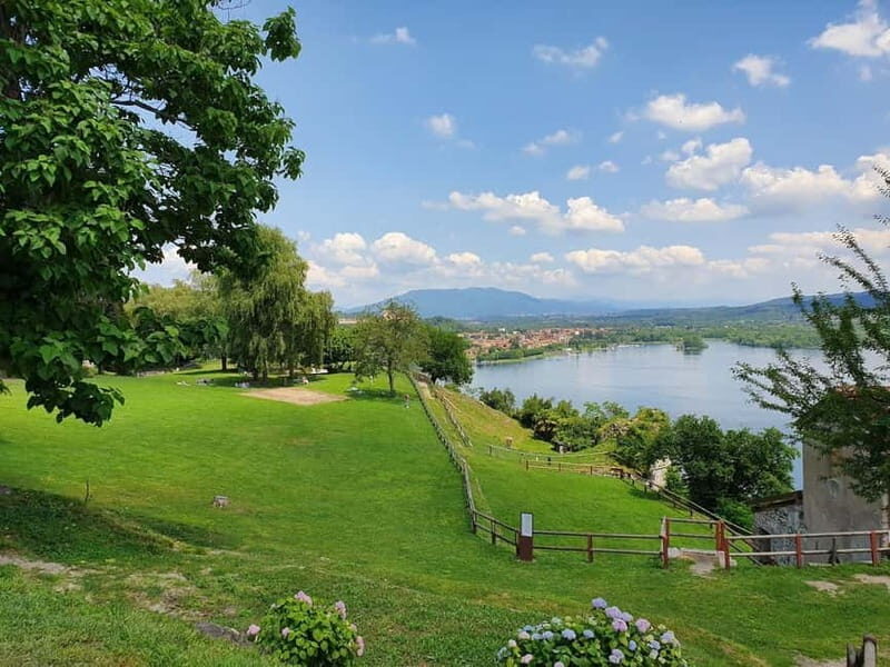 Milan: Home Gorgonzola Dinner, Overnight Stay & Dairy Visit - The Charm of an Authentic Gorgonzola Experience