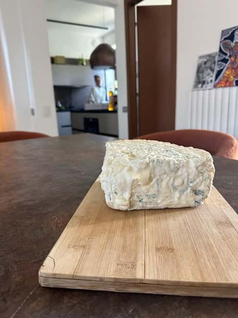Milan: Home Gorgonzola Dinner, Overnight Stay & Dairy Visit - Breakdown of the Itinerary