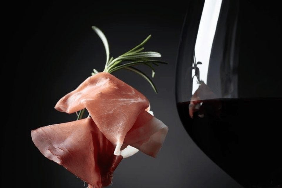 Milan: Italian Red Wine Tasting with Local Host in Terrace - Key Points