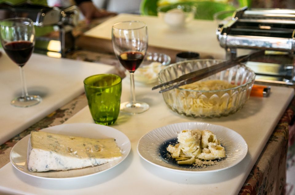 Milan: Pasta, Ravioli, and Tiramisu Cooking Class - Key Points
