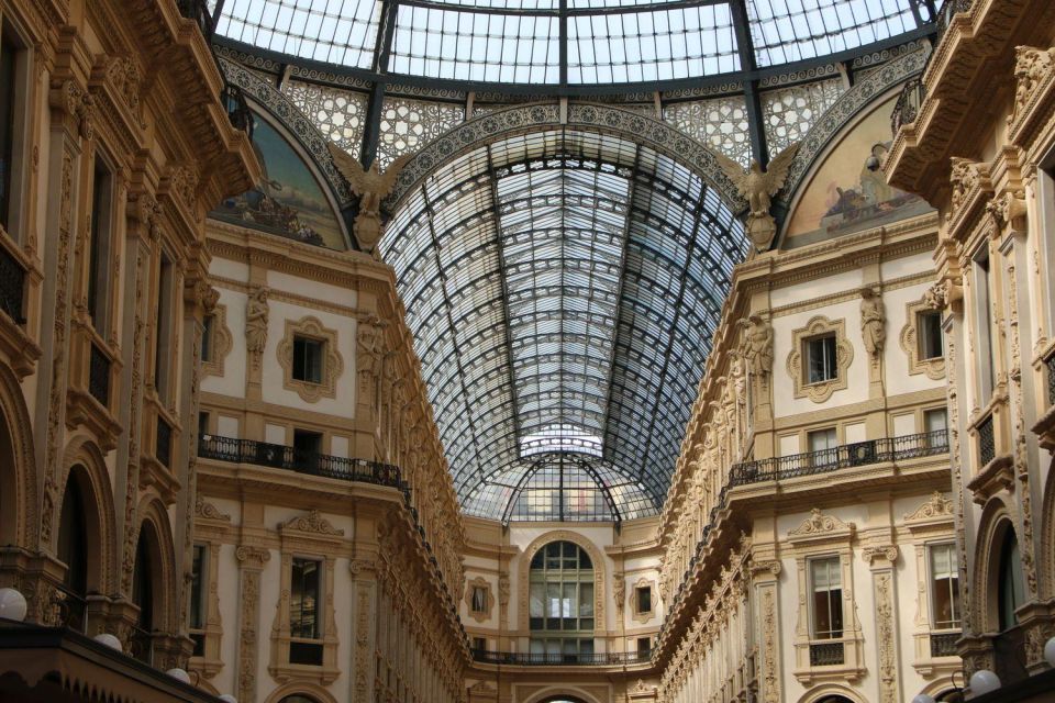 Milan: Private Sightseeing & Shopping Tour With a Local - Customer Feedback and Experiences