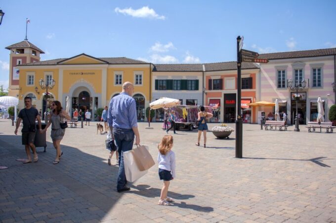 Milan: Serravalle Designer Outlet Roundtrip Bus Transfer - Shopping Tips and Recommendations