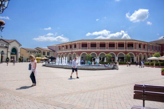 Milan: Serravalle Designer Outlet Roundtrip Bus Transfer - Frequently Asked Questions