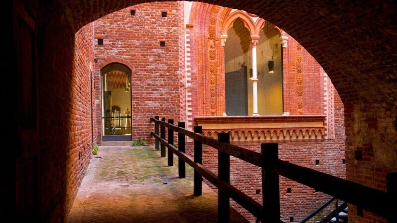 Milan: Sforza Castle and Michelangelo's Masterpieces Tour - Key Points