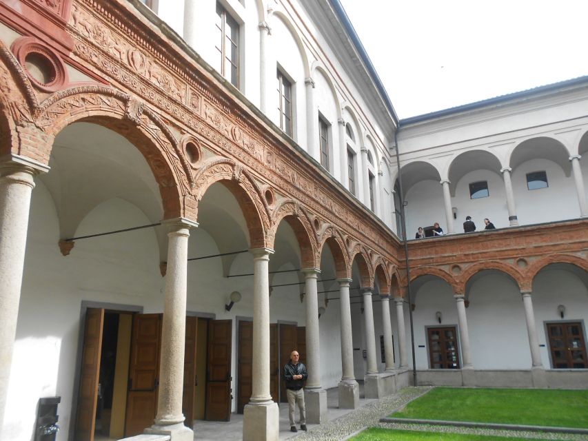 Milan: Skip the Line Castle and Renaissance Private Tour - Language Availability