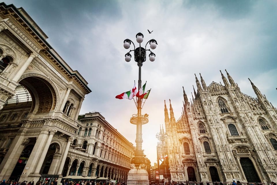 Milan:Duomo Cathedral Guided Tour and Rooftop Private Access - Key Points