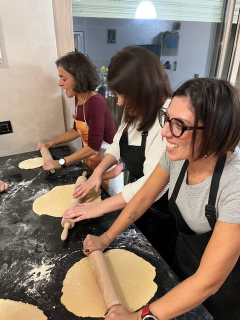 Milano: Fresh Pasta and Tiramisu Course With Wine and Appetizer - Experience Highlights