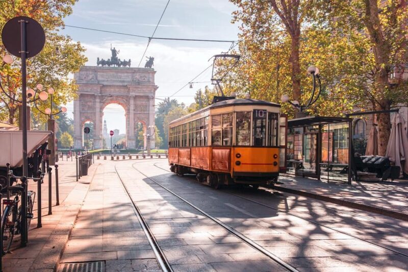 Milano: Highlights Private Tour, Duomo, Castle & Gelato - Authentic Experiences and Unique Insights