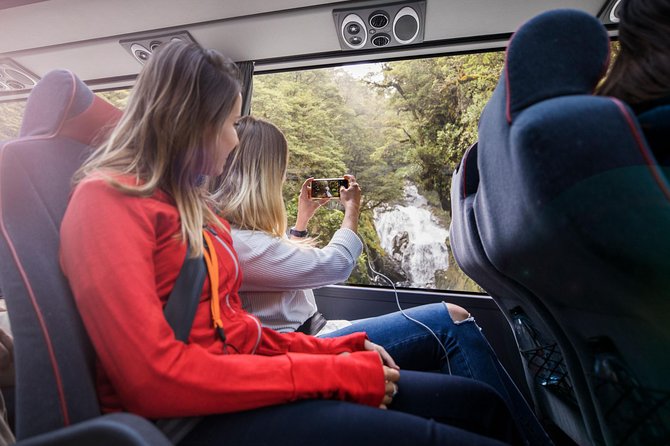 Milford Sound Coach and Nature Cruise With Buffet Lunch From Te Anau - Amenities Onboard