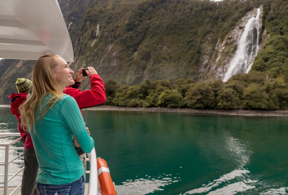 Milford Sound: Cruise and Underwater Observatory - Inclusions