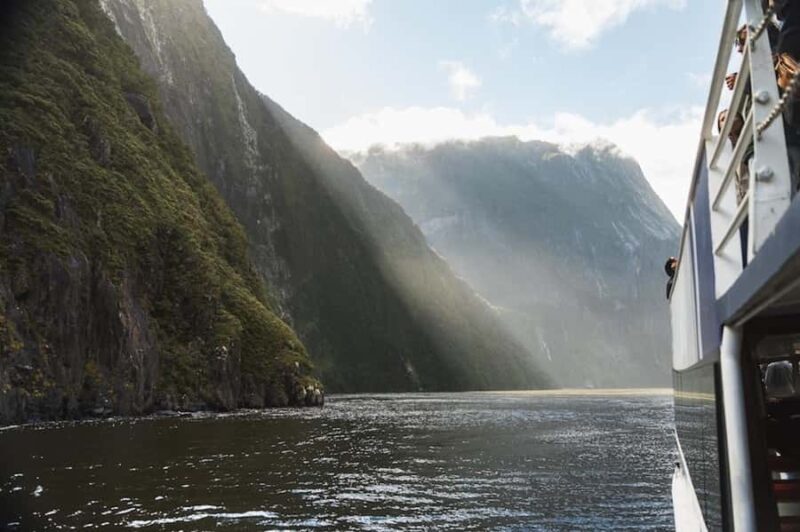Milford Sound Heli-Cruise-Heli | 4.5hr Scenic Experience - Key Points