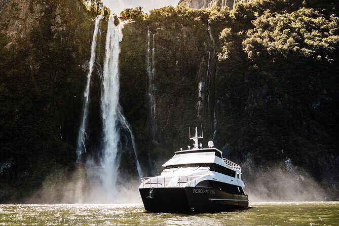 Milford Sound Luxury Lunch Cruise onboard The Fiordland Jewel - Key Points