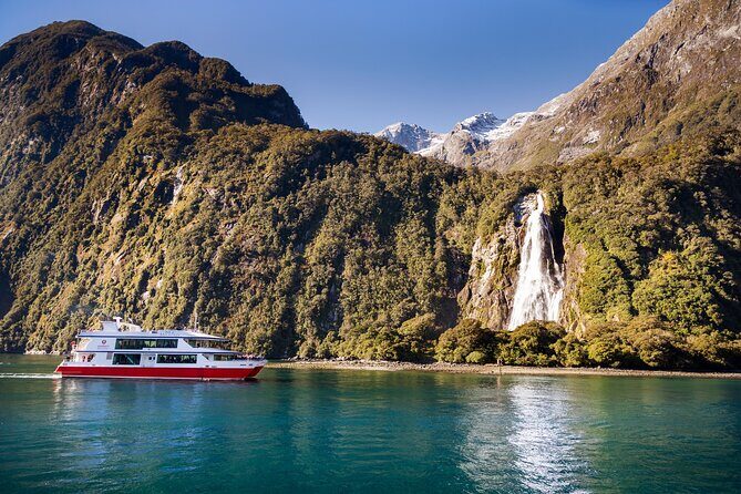 Milford Sound Nature Cruise with Cascade Room Upgrade - Key Points