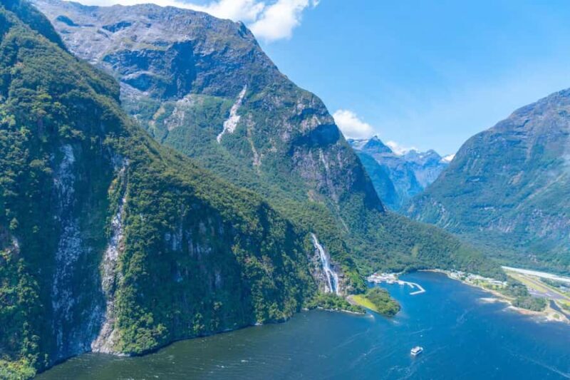 Milford Sound Panoramic Helicopter Tour | 50-Min Experience - FAQ