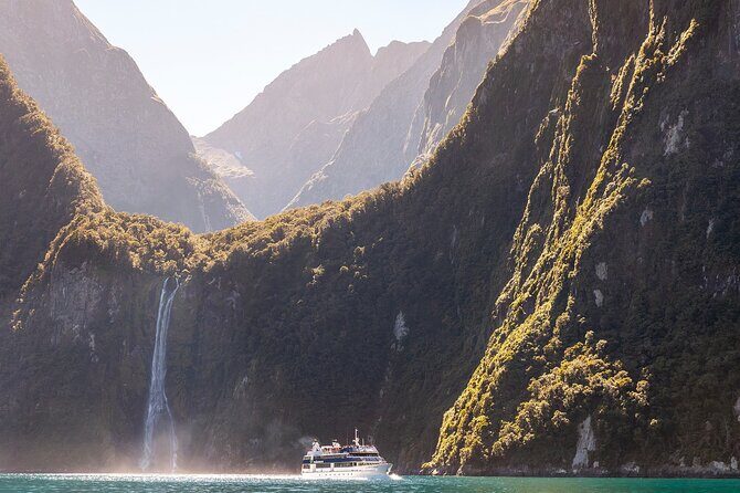 Milford Sound Tour: Cruise & Flight - The Main Event: Milford Sound Cruise