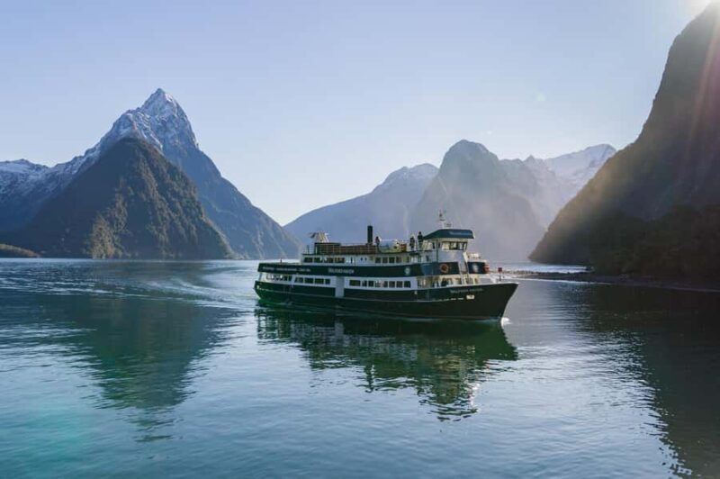 Milford Sound: Wildlife & Nature Cruises - Arriving at Milford Sound: Practicalities