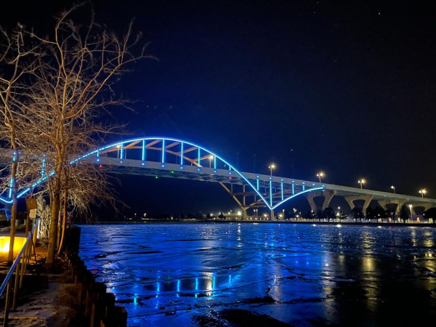Milwaukee Magic: A Private Christmas Lights Tour - Key Points