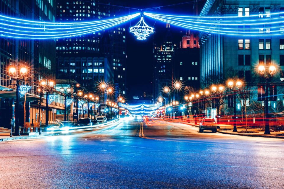 Milwaukee Magic: A Private Christmas Lights Tour - Pere Marquette Park Splendor