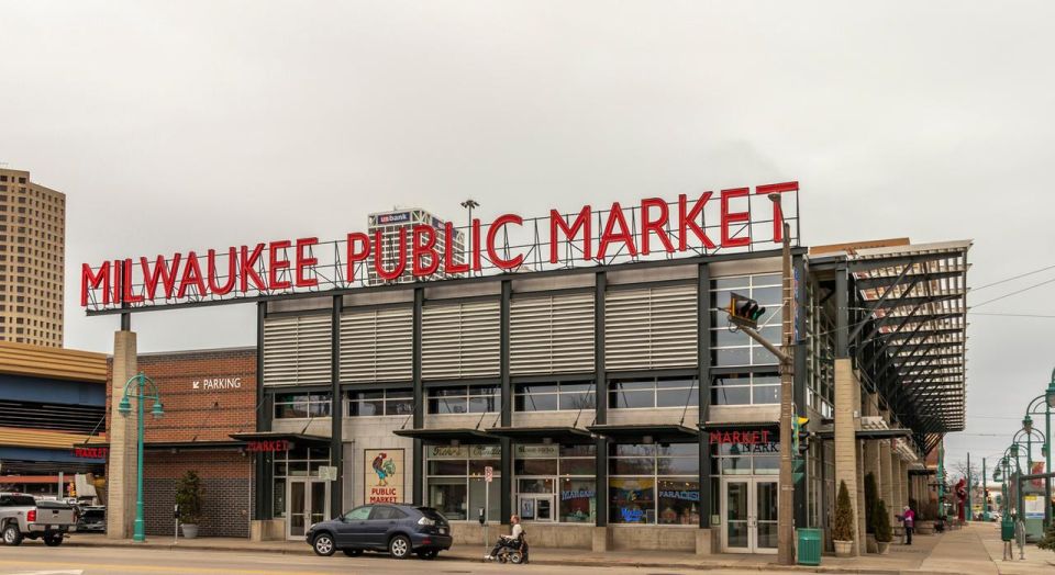 Milwaukee Marvels: A 2-Hour Private Tour - Pickup and Transportation