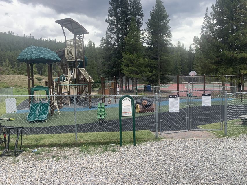 Minivan Airport Shuttle: Lake Louise <---> Calgary - Policies