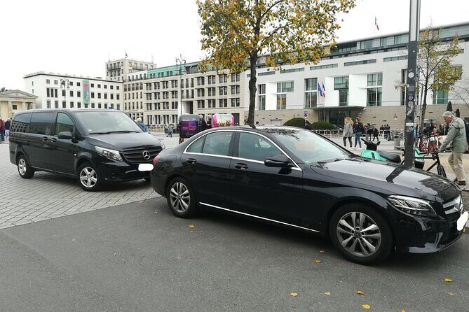 Minivan Driver and Guide (DIN15565) Tailor Made Berlin Highlights - Key Points