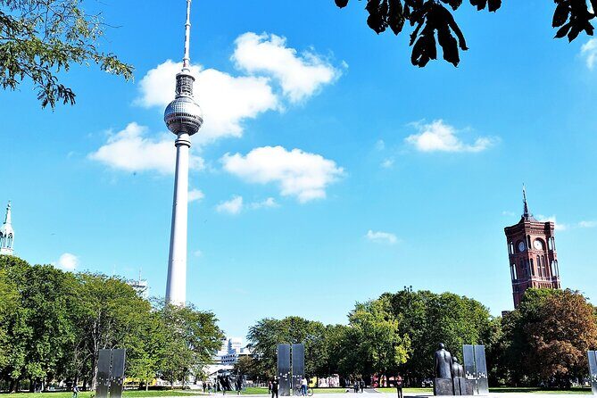 Minivan Driver and Guide (DIN15565) Tailor Made Berlin Highlights - Who Will Love This Tour?