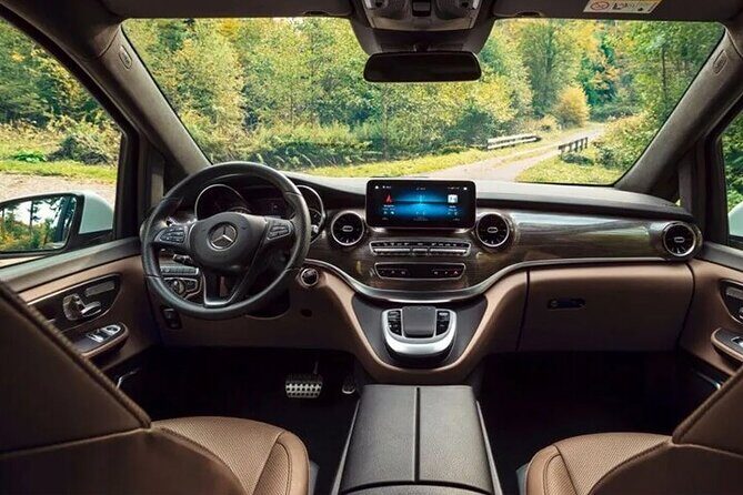 Minivan Private Transfer Edinburgh to Edinburgh Airport EDI - The Vehicle and the Experience