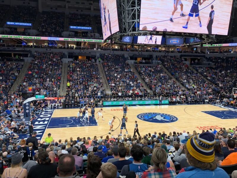 Minneapolis: Minnesota Timberwolves Basketball Game Ticket - The Experience at a Glance