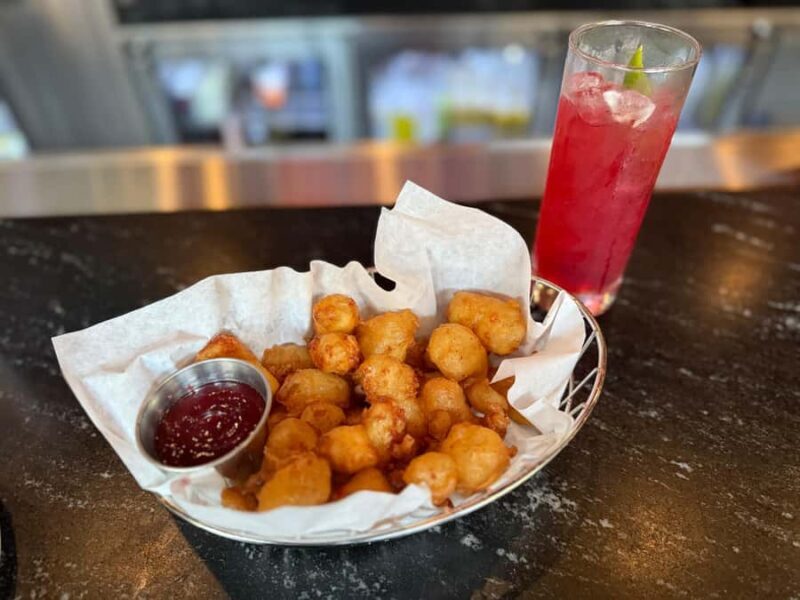 Minneapolis: North Loop Food Tour with 6 Local Tastings - Who Should Take This Tour?