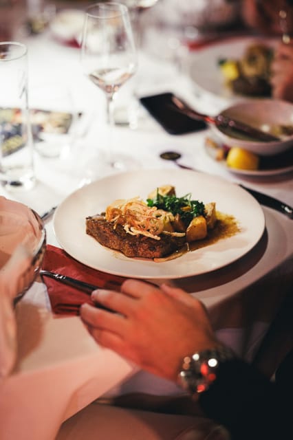 Mirage Vienna: Magic Royal - The magic dinner show with Wolfgang Moser - An Evening of Magic and Culinary Excellence