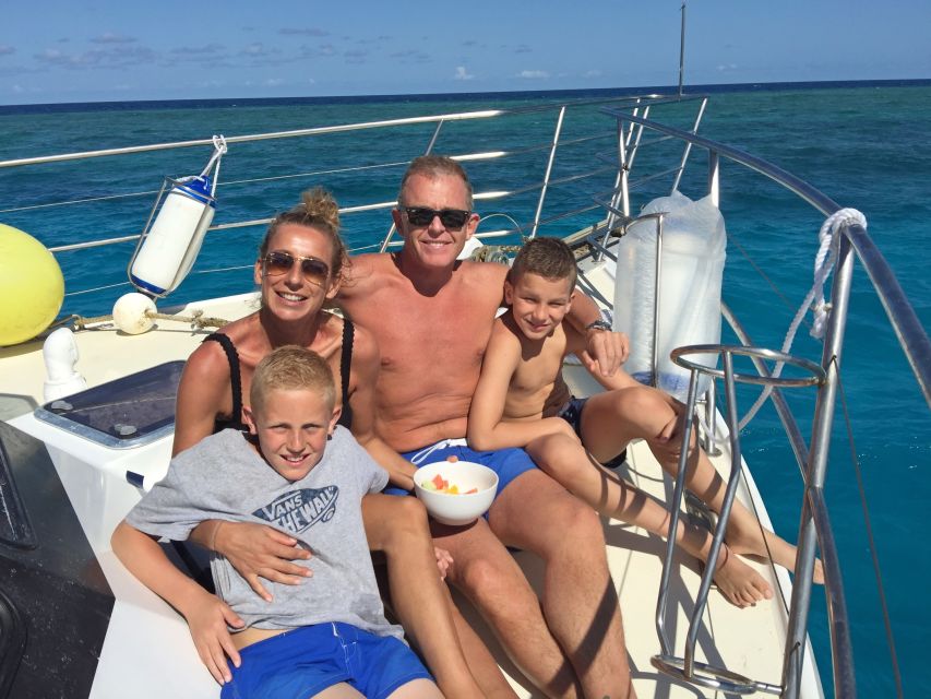 Mission Beach: Great Barrier Reef Snorkel or Dive Cruise - Indulge in Refreshments and Lunch