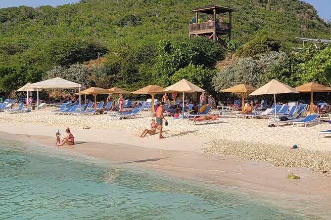 Misteriosas Cuevas, Elegantes Flamencos y Relax en Porto Marie - Key Points