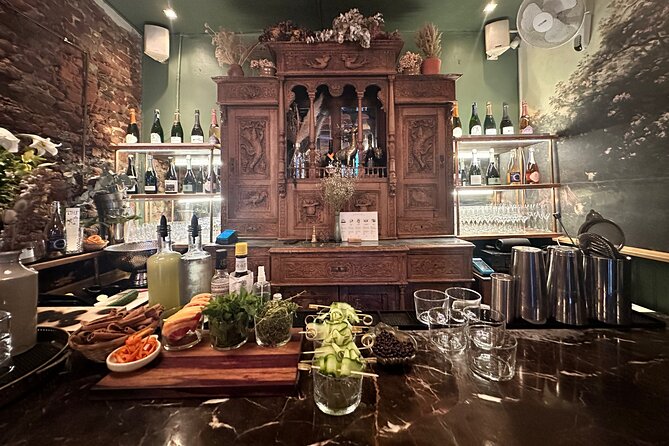 Mixology Experience: Taste & Mingle at Cape Towns Famous Gin Bar - Traveler Capacity and Accessibility