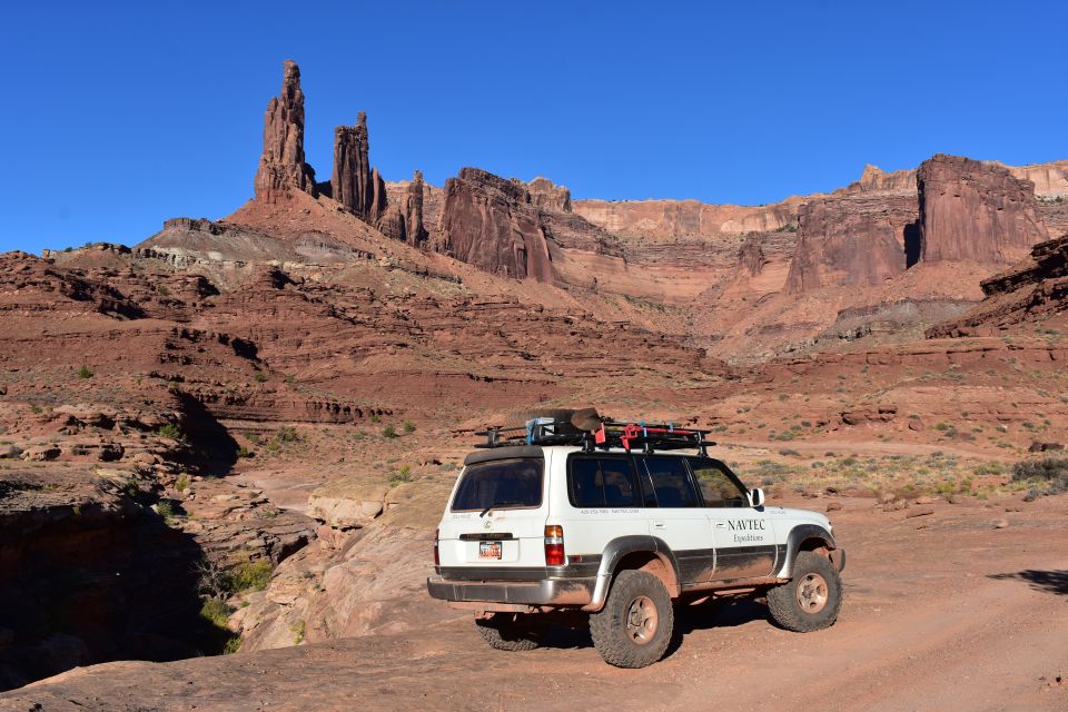Moab: Canyonlands National Park 4x4 White Rim Tour - Geological Exploration