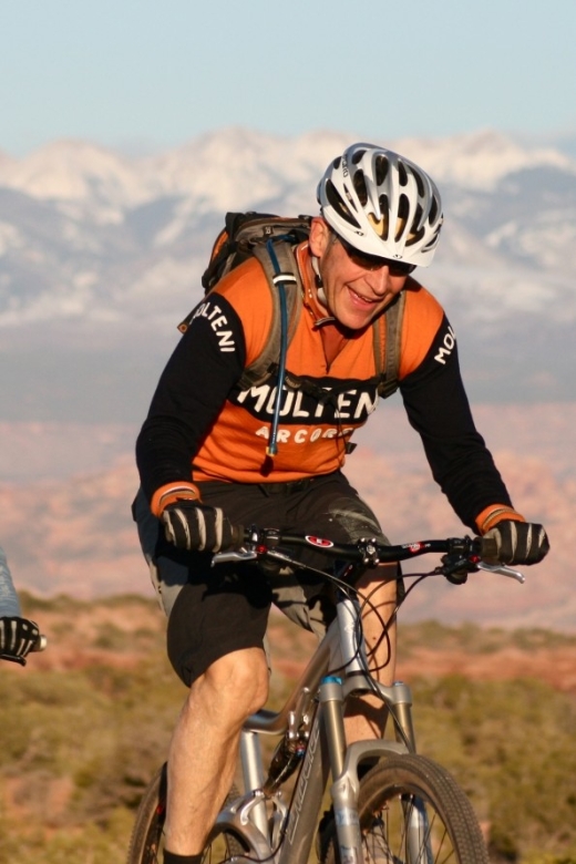 Moab: Dead Horse Point Singletrack Mountain Biking Tour - Included Equipment and Amenities