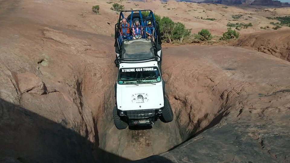 Moab: Hells Revenge & Fins N Things Trail Off-Roading Tour - Navigating Fins N Things Trail