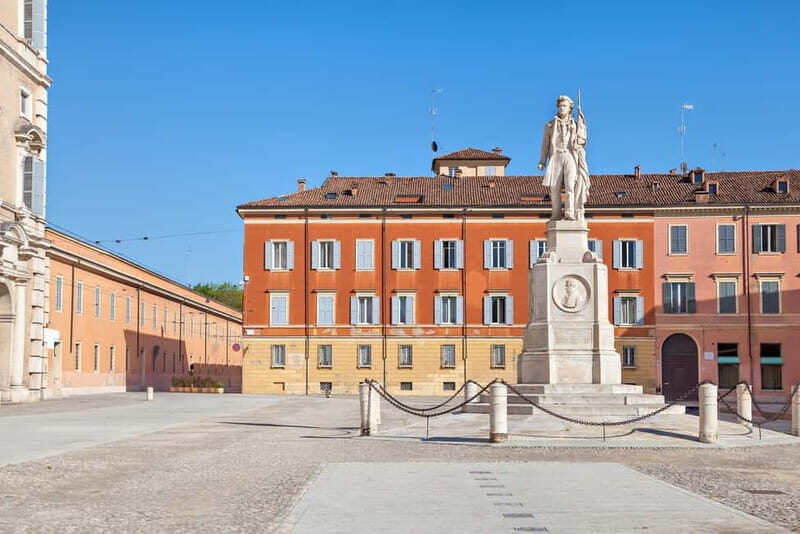 Modena: Express Walk with a Local - Key Points