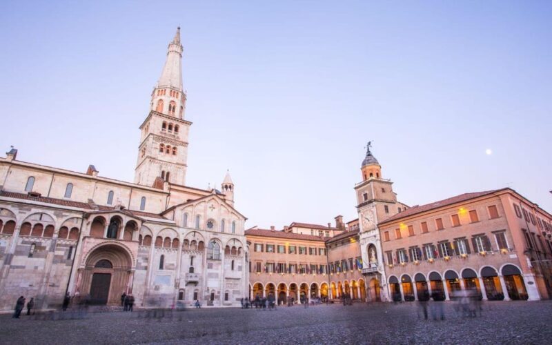 Modena: Walking Food Tour and Highlights with a Local Guide - Who Should Consider This Tour?