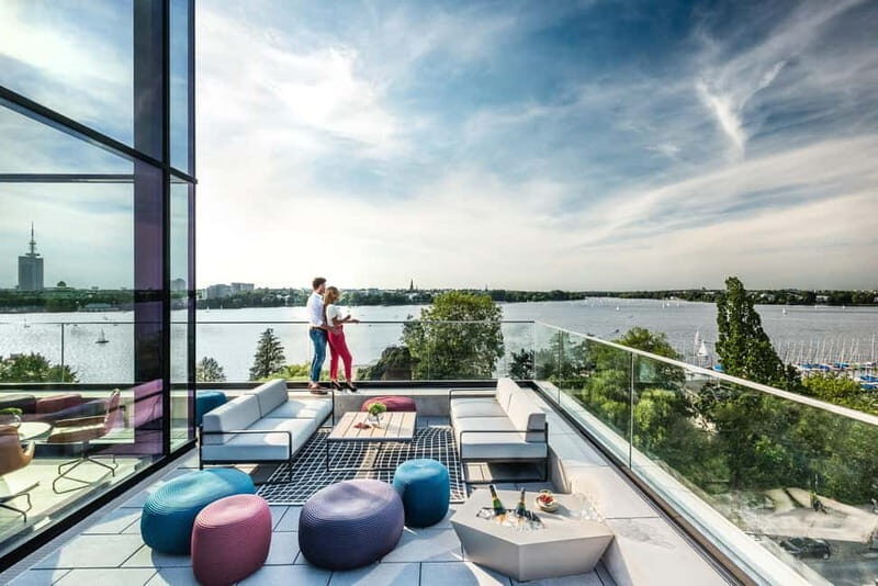 Moin Comedy Club: Rooftop Comedy mit Blick auf die Alster - Who Will Love This Experience?
