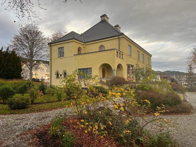 Molde: 2-Hour Guided City Walking Tour - The Sum Up