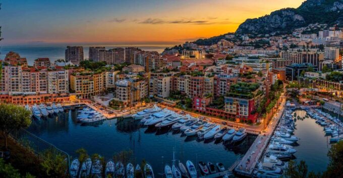 Monaco, Monte Carlo, Eze Landscape Day & Night Private Tour - Discovering Monaco: The Old Town and Princes Residence